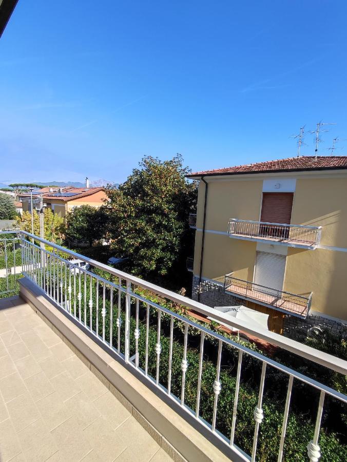 Casa Violina Apartman Lido di Camaiore Kültér fotó